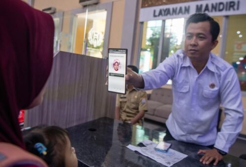 Digitalisasi Bansos Makin Inklusif, Ponsel Gratis Menyasar yang Paling Membutuhkan